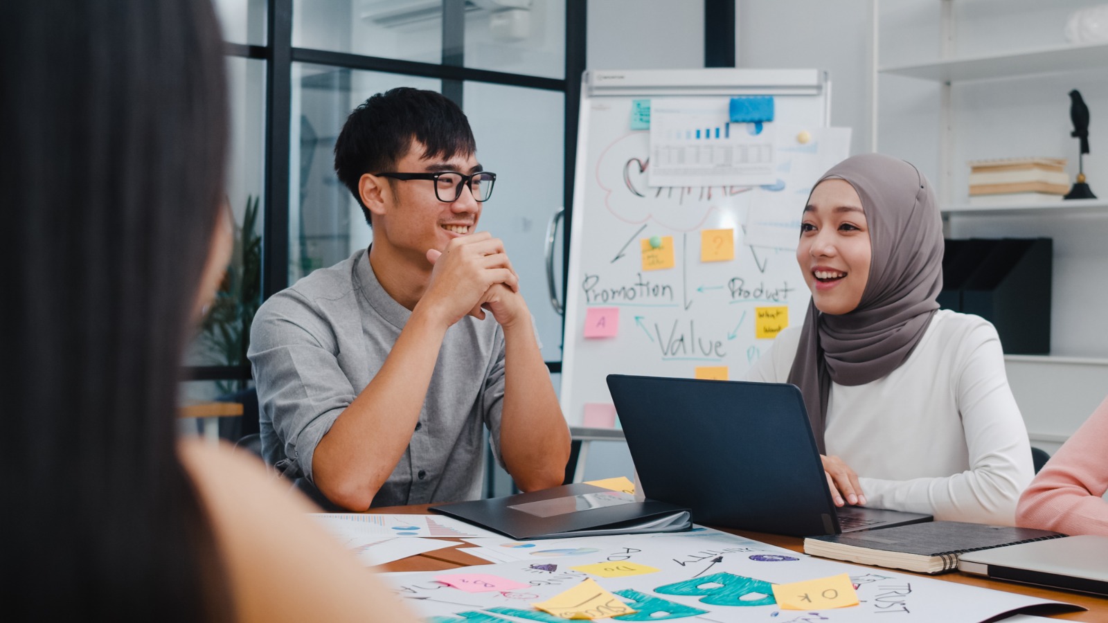 Tampil Percaya Diri atau Terlihat Percaya Diri